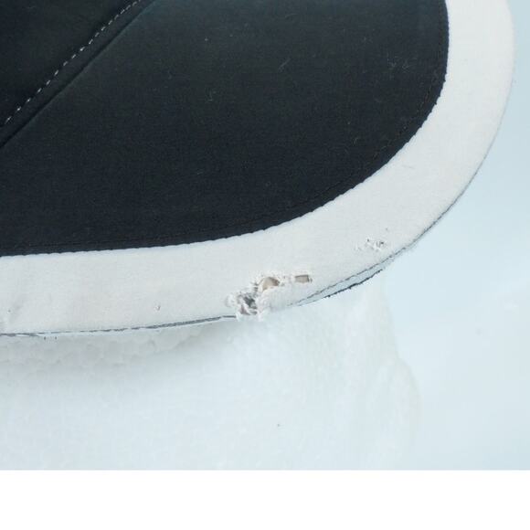 Under Armour Run Lightweight Strapback Sun Visor Cap Hat Black White Heat Gear - Picture 7 of 9